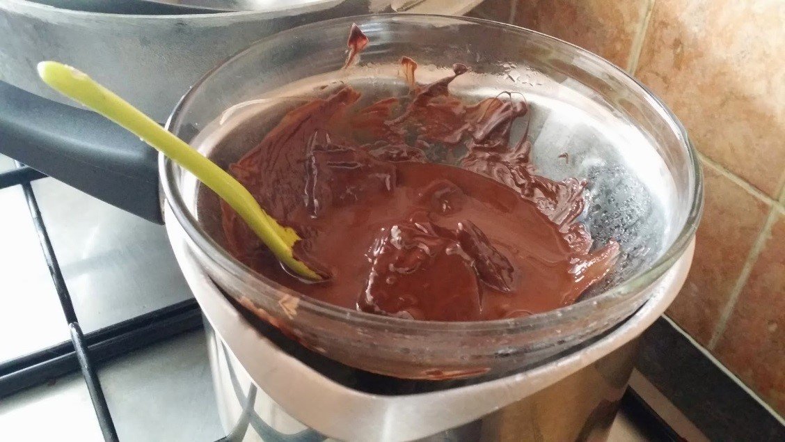 melting chocolate double boiler