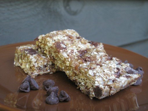 Chewy Crunchy Granola Bars by The Monday Box
