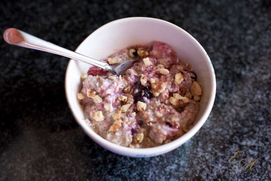 Overnight mixed berry refridgerator oatmeal