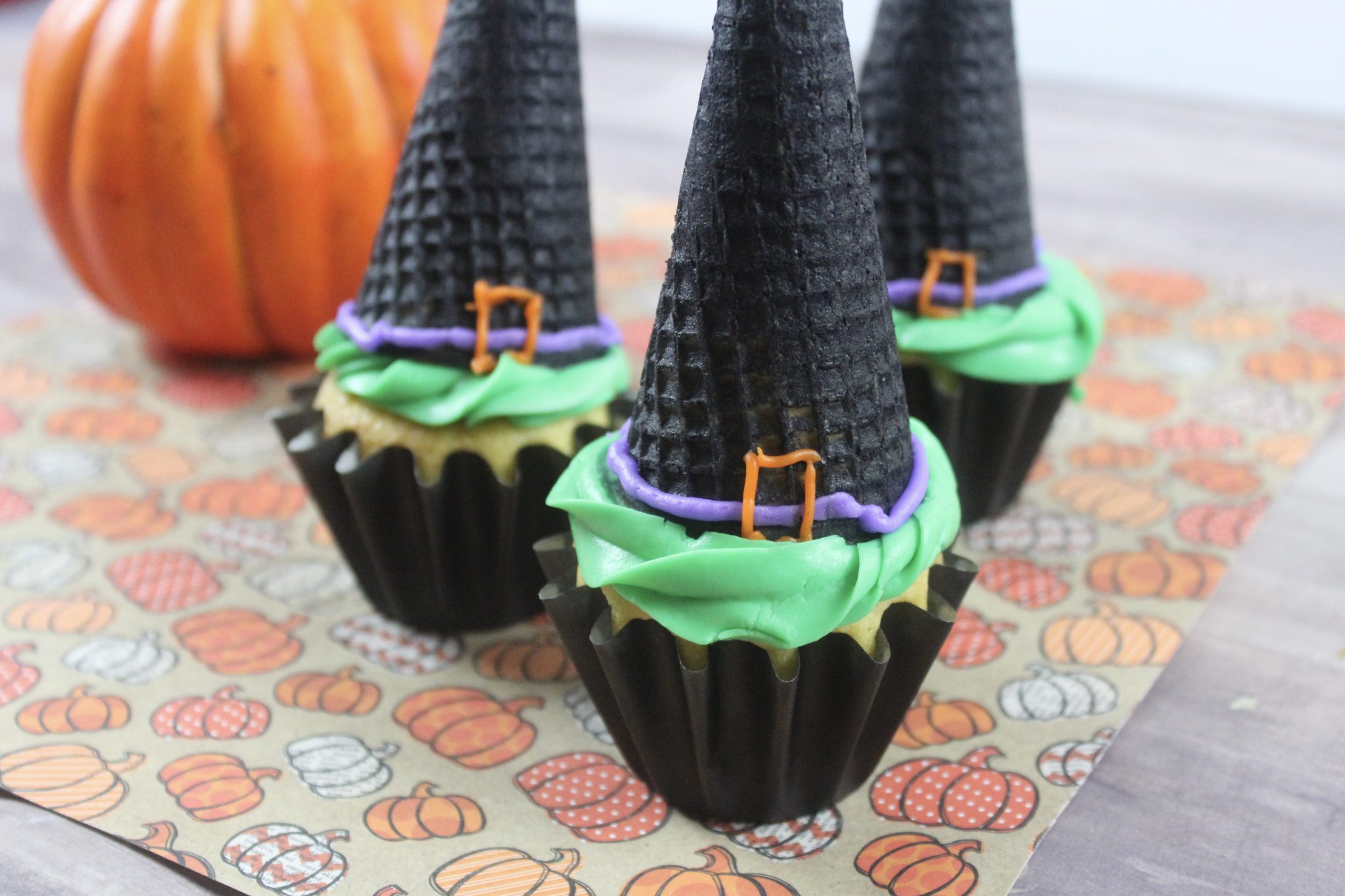 witch hat cupcakes second view on pumpkin paper 